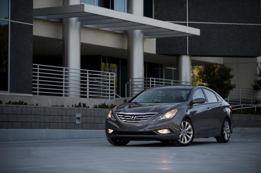  Hyundai Sonata 2010 года  (фото 29 из 162)